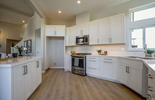 Foto del edificio - Beautiful Fountaingrove Home - includes: w...