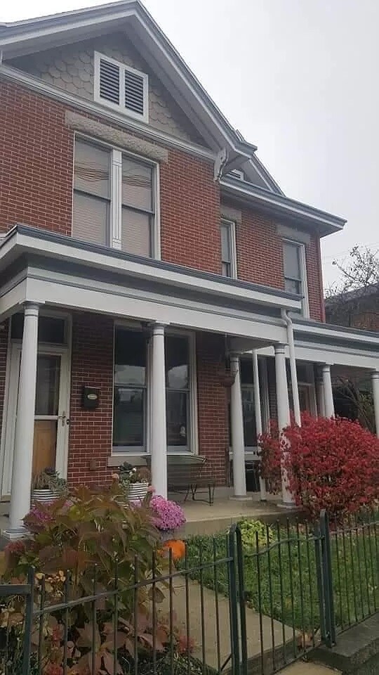 Foto del edificio - 1075 Summit St