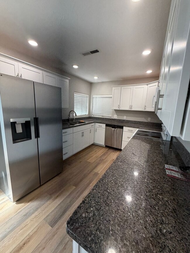 Foto del edificio - 3 bedroom 2 bath in home in Millcreek Cottages!