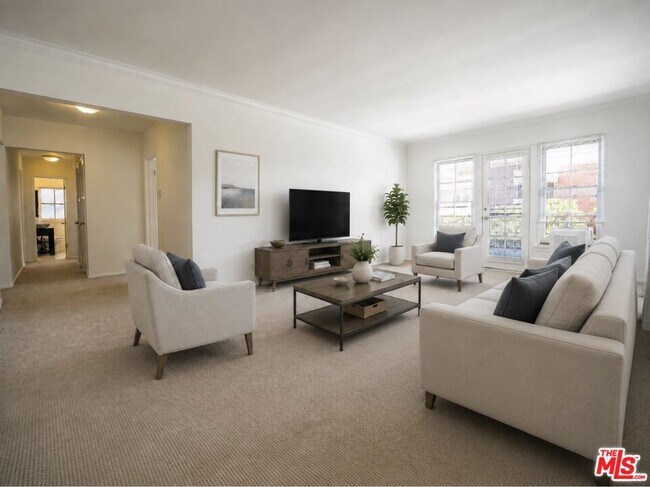 Foto del edificio - 8551 Holloway Dr