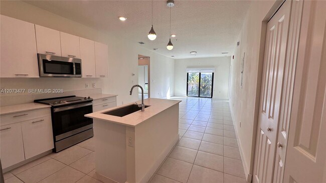 Foto del edificio - 8001 NW 41st St
