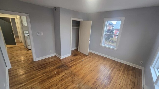 Building Photo - 56 Fleet St