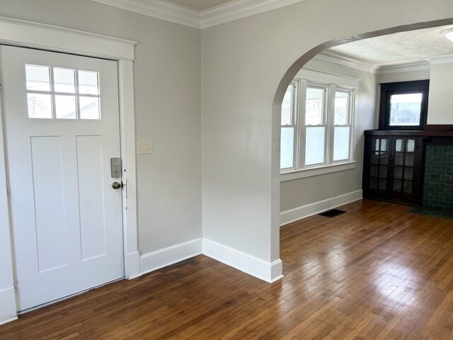 Building Photo - 1120 Hoefgen St