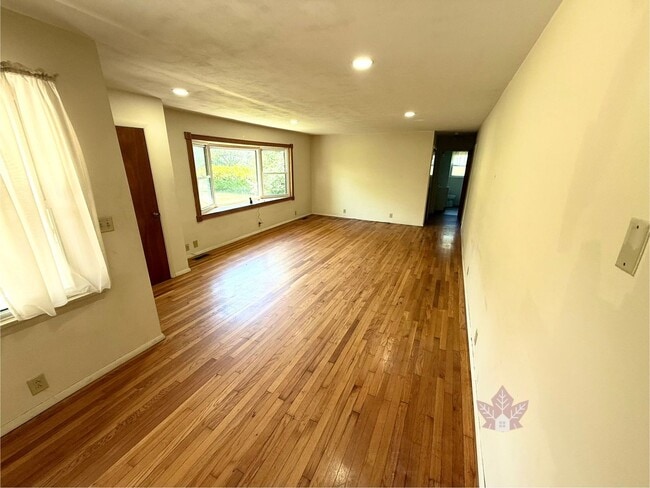 Foto del edificio - Charming 3-Bedroom Rental, Newly Updated! ...