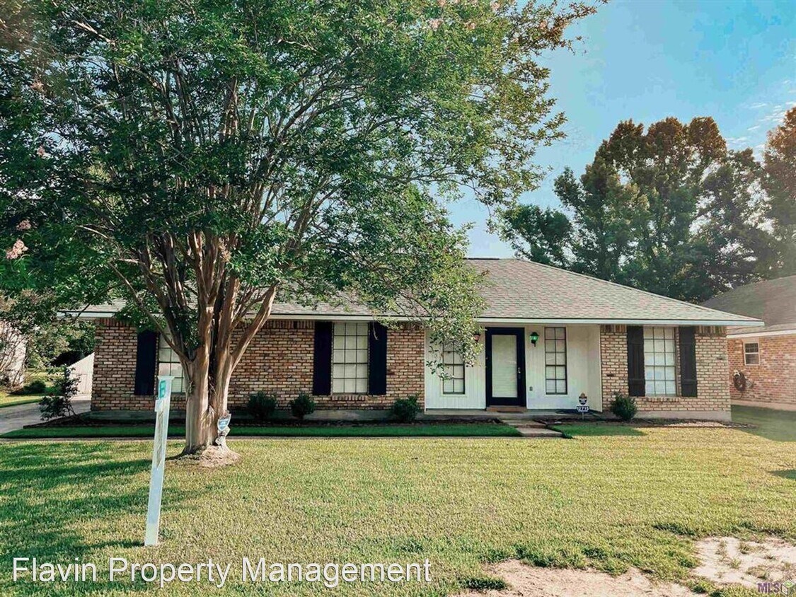 3 br, 2 bath House 12715 Mustang Ave House Rental in Baton Rouge
