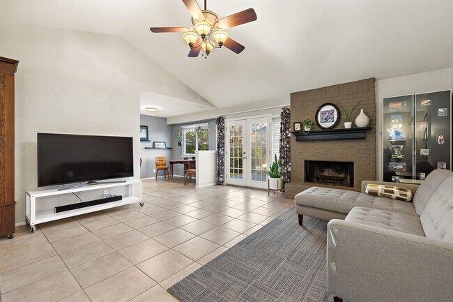 Building Photo - 8914 Sparkling Creek Dr
