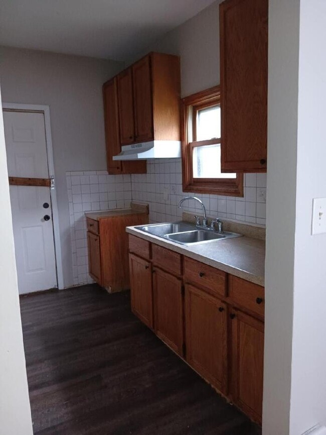Building Photo - Rehabbed two bedroom Section 8 home