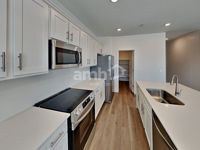 Building Photo - 9559 E Friedel Dr