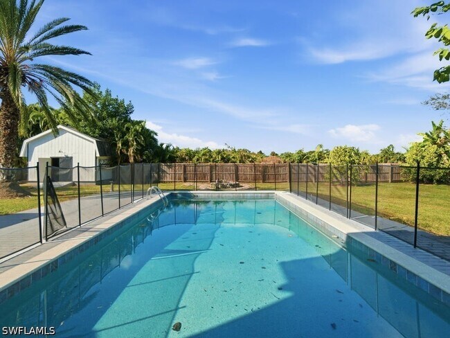 Foto del edificio - 4920 Shady River Ln