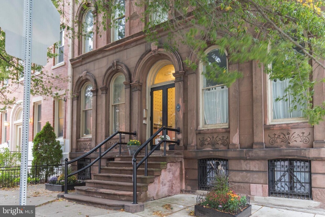 Primary Photo - 1901 Green St