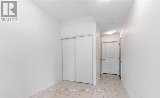 Building Photo - 5 Antrin St