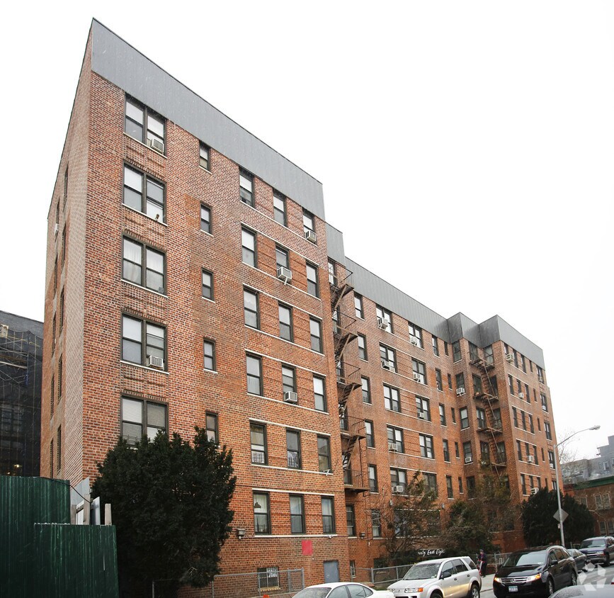 Foto principal - 70 E 8th St