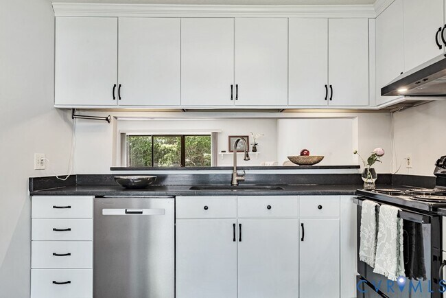 Building Photo - 2716 Schooner Ct