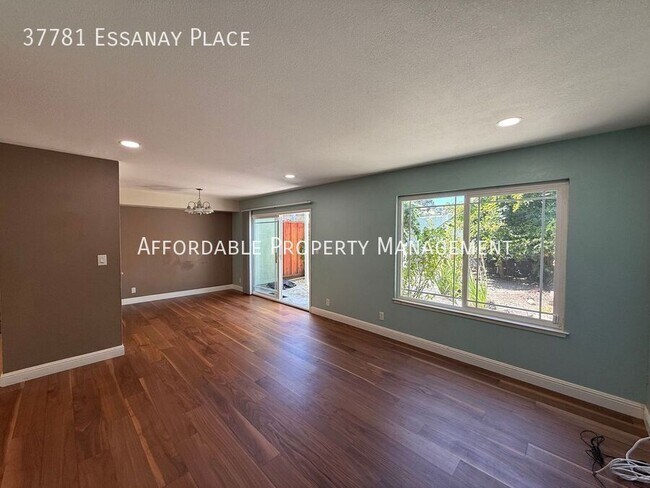 Foto del edificio - 37781 Essanay Pl