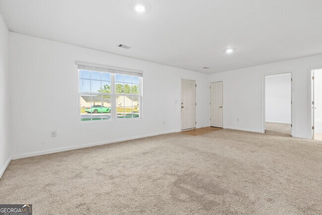 Building Photo - 566 Elle's Wy
