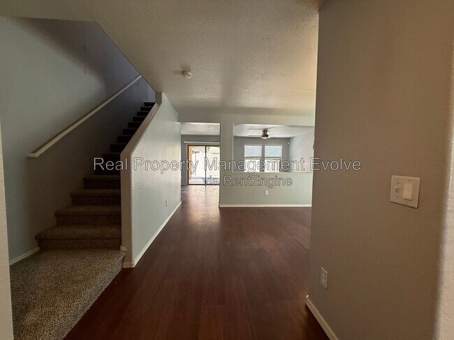 Building Photo - 21122 E Stonecrest Dr