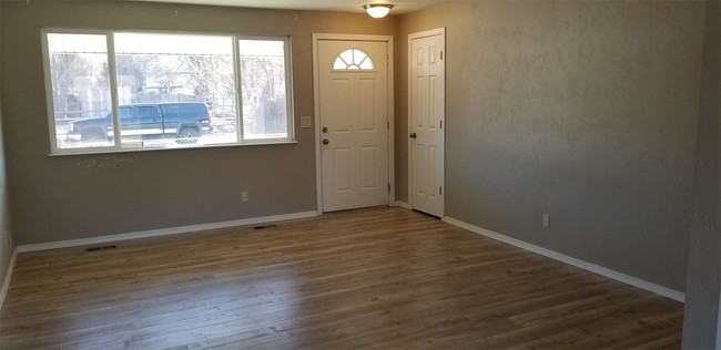 Foto del edificio - 7317 Ravenswood Way