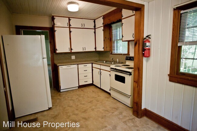 Foto del edificio - 3 br, 1 bath House - 211 Pritchard Avenue