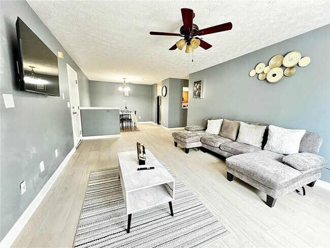 Foto del edificio - 8302 Fairington Village Dr