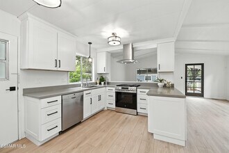 Building Photo - 91 Sherwood Dr