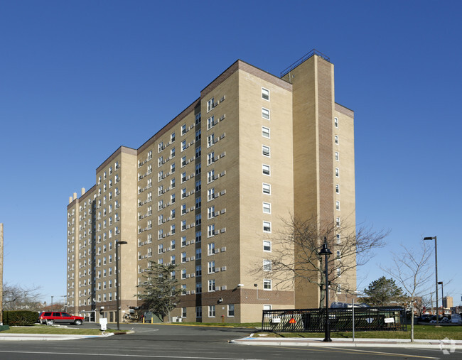 Building Photo - Phillips Seaview Tower