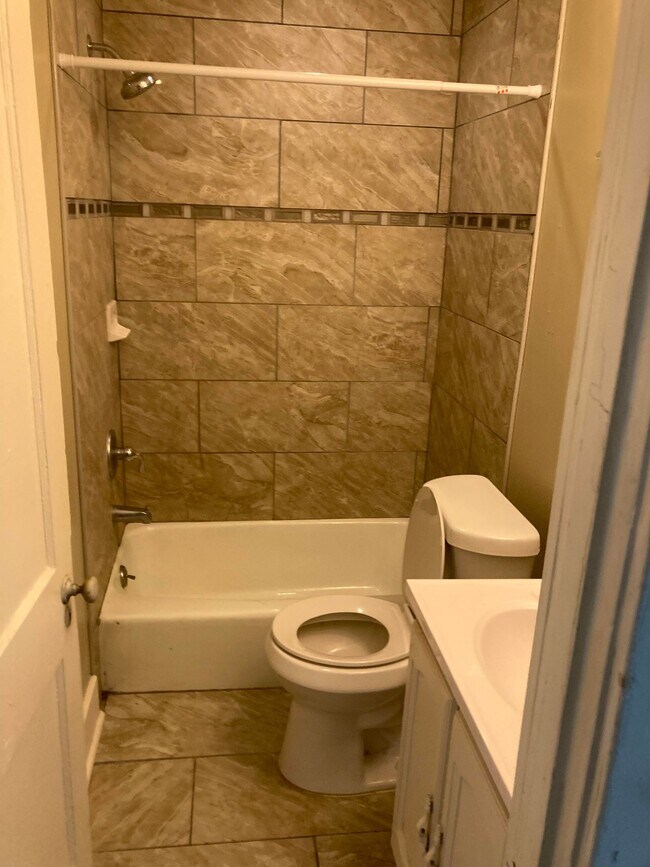 baño - 1980 Cowden Ave