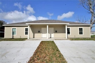 Building Photo - 124 Kimble St