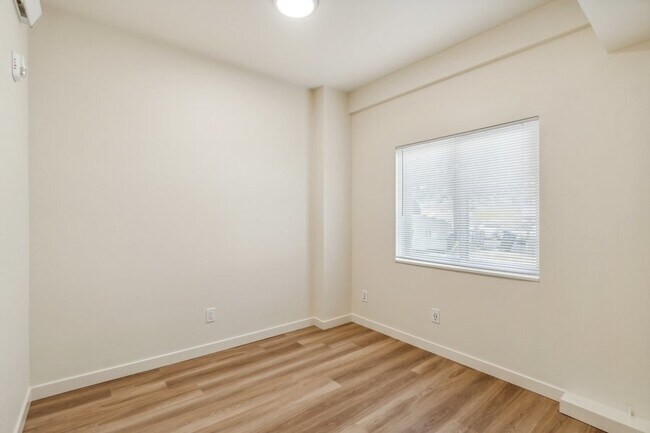 Foto del edificio - Minor Tower Apartments - Located in Eastlake
