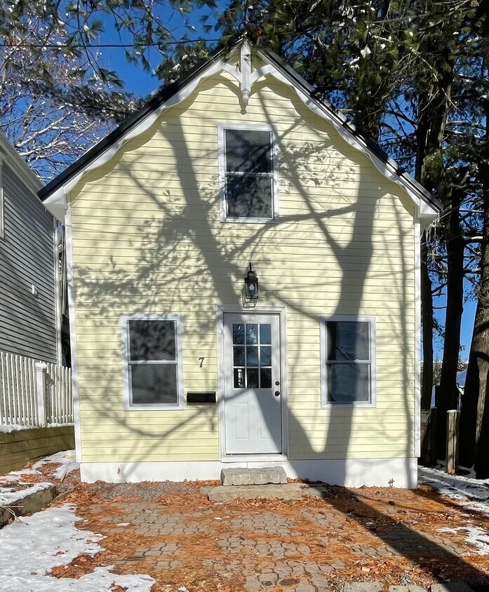 7 Gows Ln, Hallowell, ME 04347 House Rental in Hallowell, ME