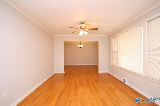 Foto del edificio - 7620 Charlotte Dr SW