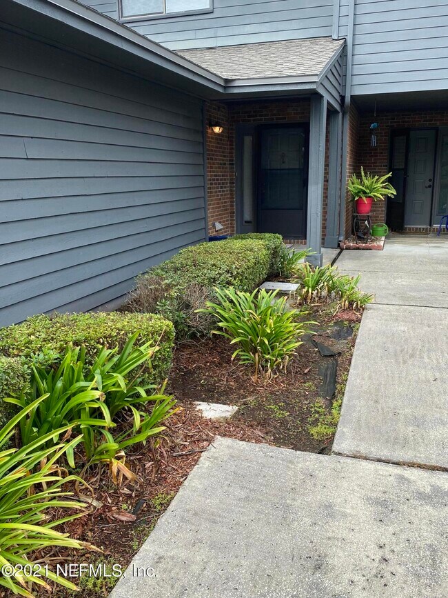 Building Photo - 4129 Quiet Creek Loop