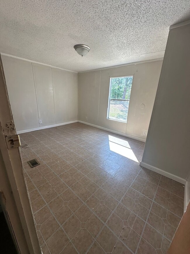 Building Photo - New Home Available! Rent this 3 Bedroom Ho...
