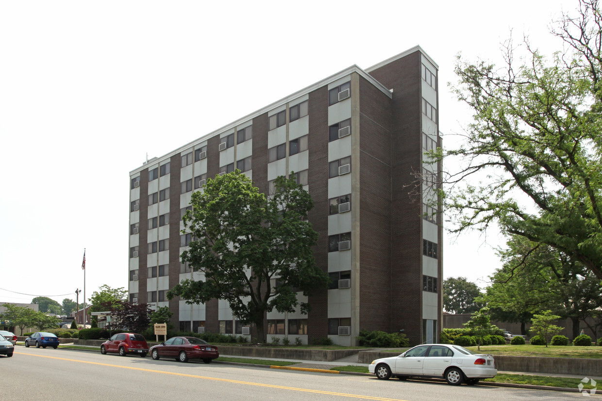 Building Photo - Clark Arms Apartments