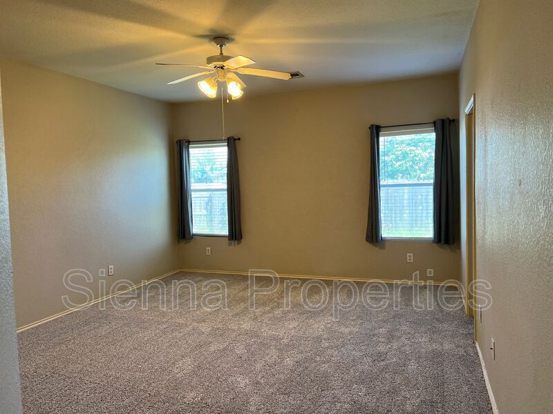 102 Williamson Cove, Elgin, TX 78621 House for Rent in Elgin, TX