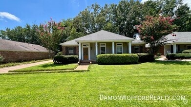 Building Photo - 135 Sunnycrest Dr