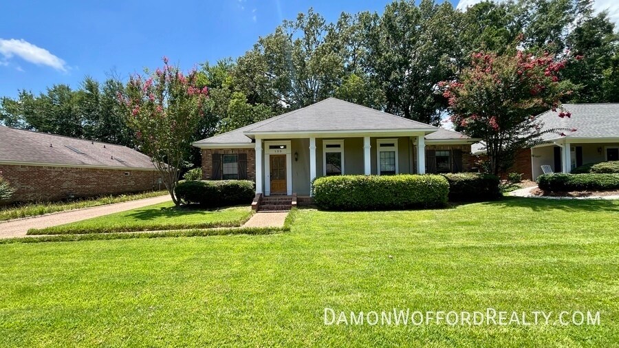 Foto principal - 135 Sunnycrest Dr