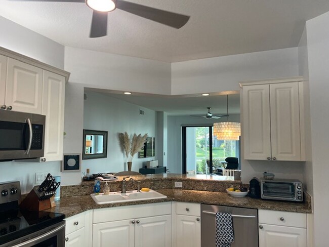 Building Photo - *** PELICAN MARSH*** 3BED / 2 BATH***GREAT...