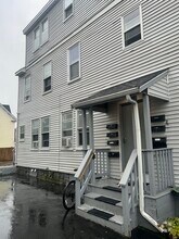 Building Photo - 9 Cedar St