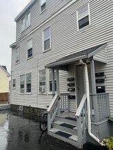 Building Photo - 9 Cedar St