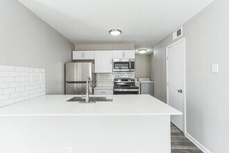 Building Photo - Cypress Parc