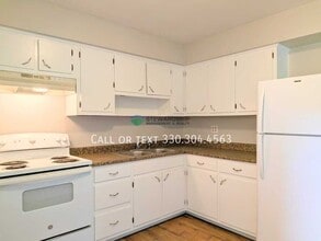 Building Photo - 614 Highland Dr