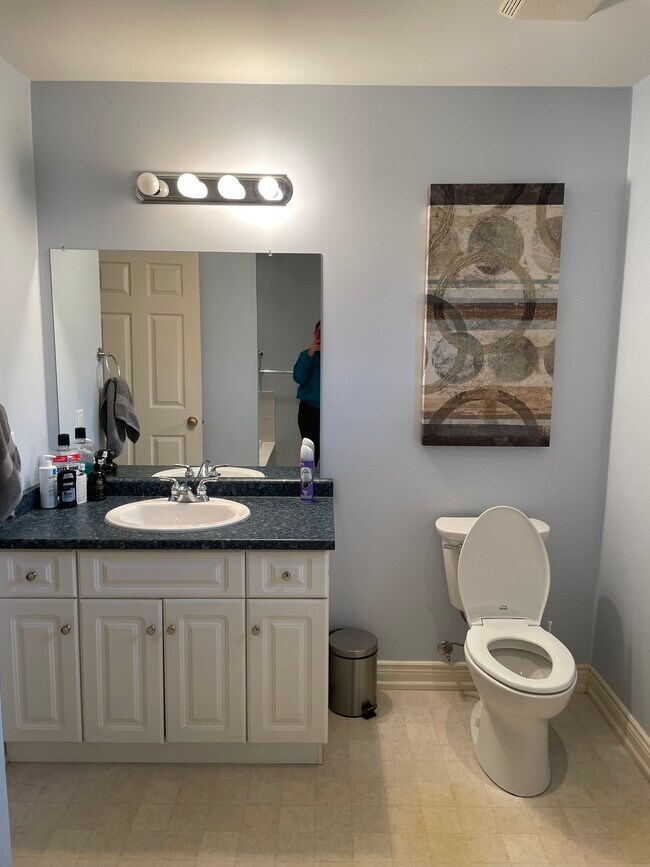 Bathroom #1 - 10 Dexter St