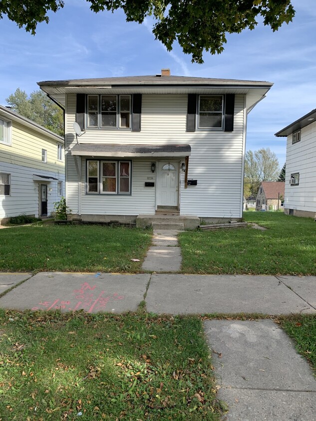 Front - 5734 N 65th St