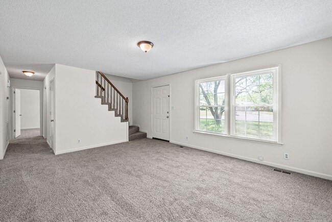 Building Photo - 4 Bedroom Pet Friendly Home For Rent Near Post!