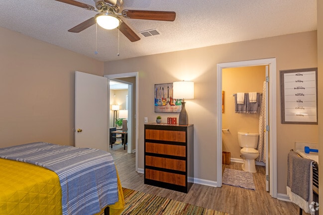 4BR, 4BA - The Gates - Student Housing