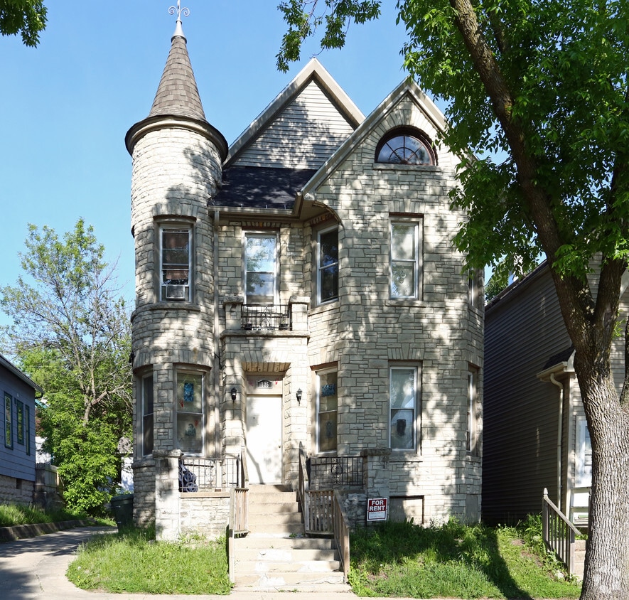 Building Photo - 725 S 24th St