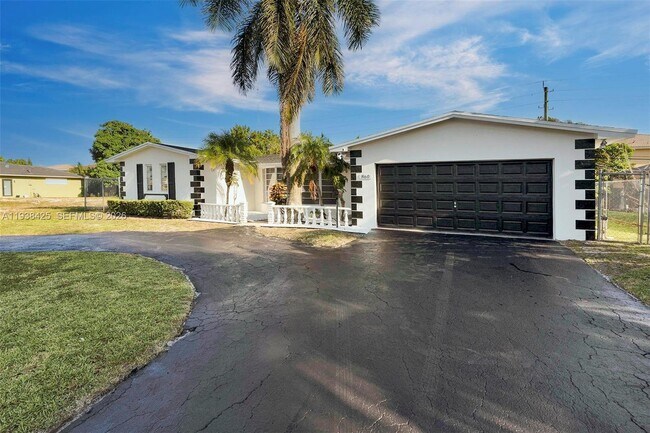 Foto del edificio - 860 NW 207th St