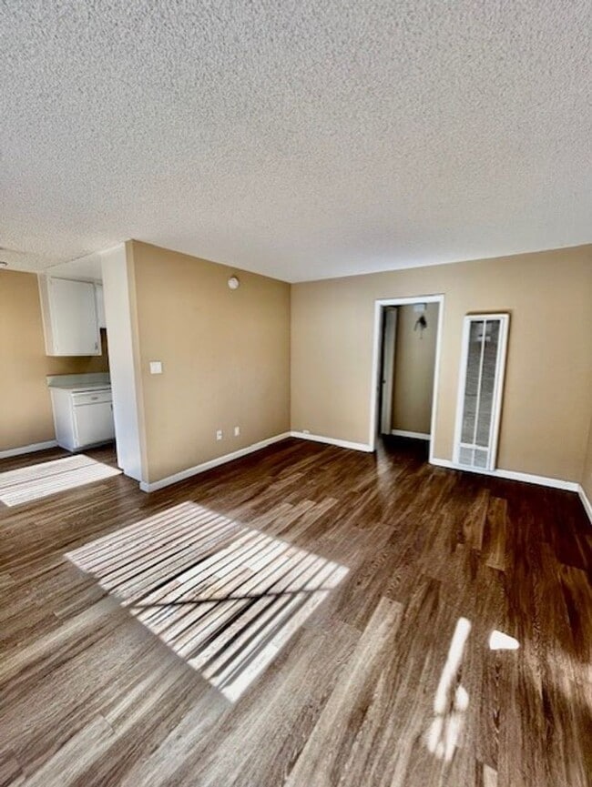 Building Photo - 1 Bedroom 1 Bath