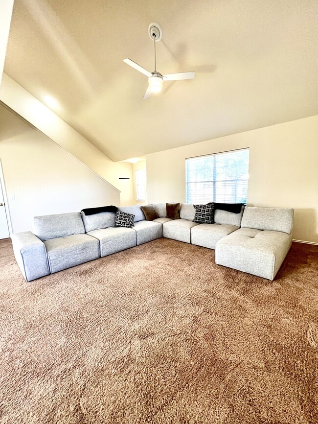 Foto del edificio - !!!MOVE IN SPECIAL: 50% OFF on 1st Month's...