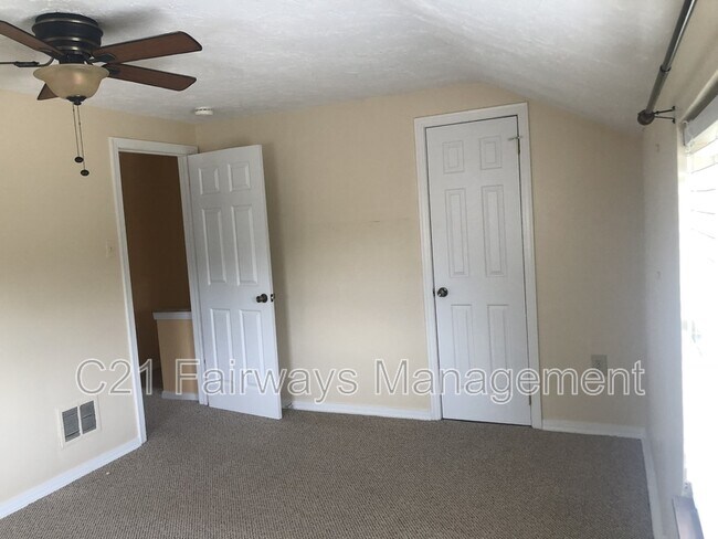 Foto del edificio - 305 E Edgewood Ave